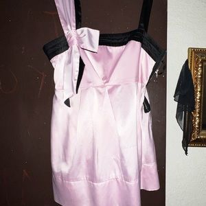 beautiful blouse. Size Lthe sipper is stuck but you can cut the hanger string..